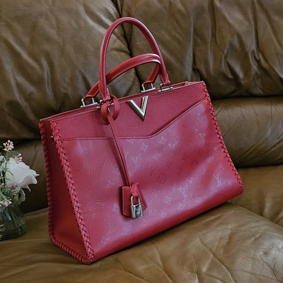 Louis Vuitton Red Leather Monogram Capucines Luxury Designer Handbag - Picture 2 of 16